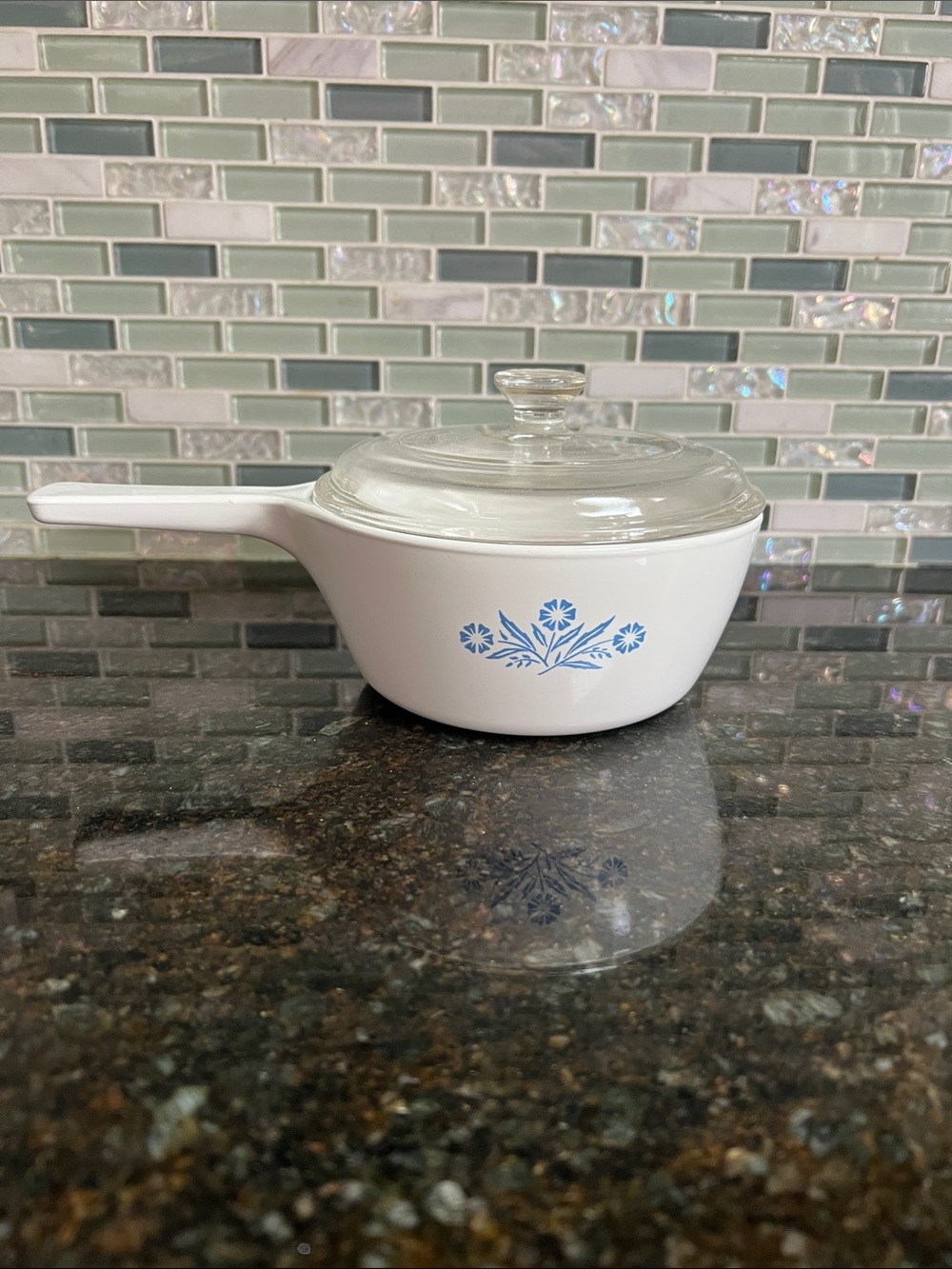 Vintage CorningWare 1 1/2 pint saucepan with lid